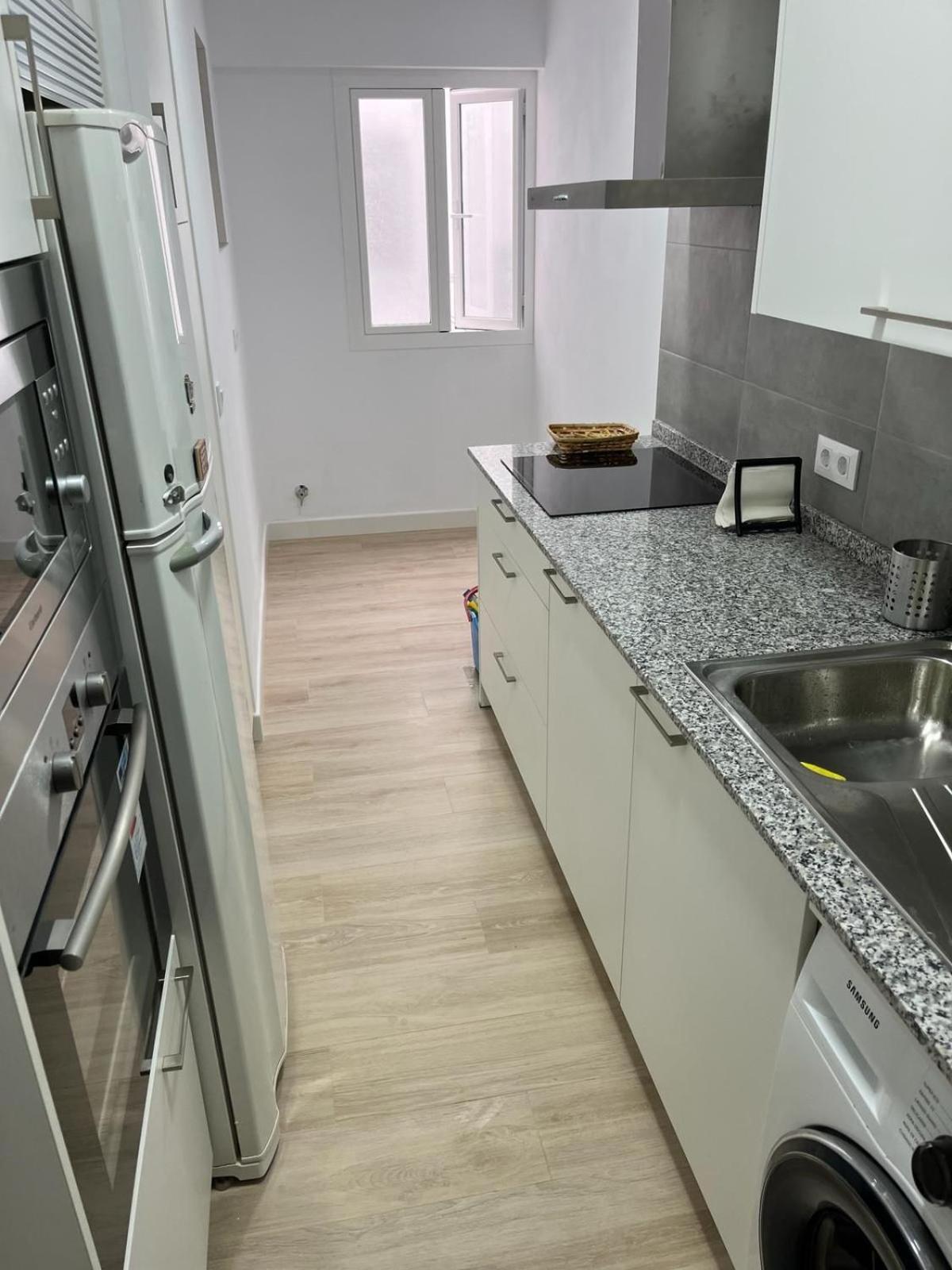 Cozy Apartment Next To Center セビリア エクステリア 写真