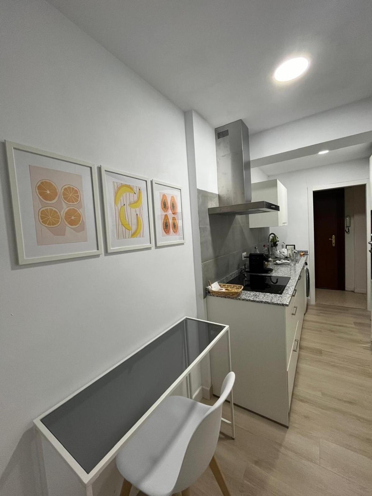 Cozy Apartment Next To Center セビリア エクステリア 写真